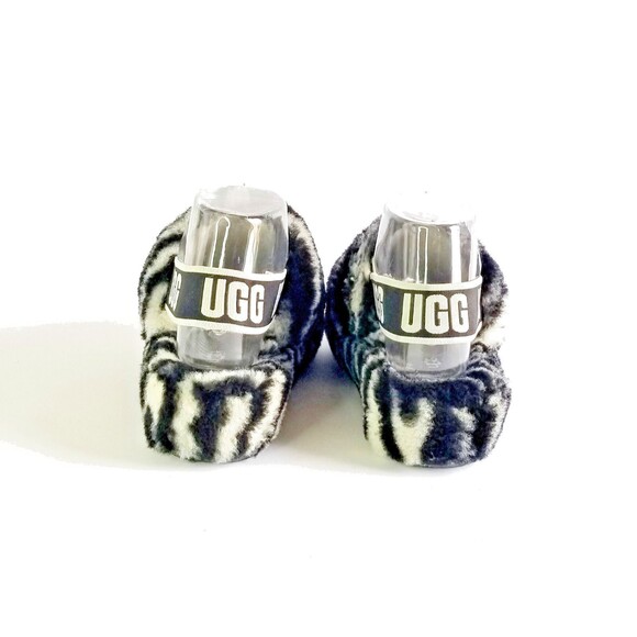 UGG Fluff Yeah Slide Black White Zebra Slipper Sandal Sz 5 36 Sheepskin Fur - Picture 10 of 14